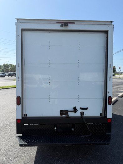 Used 2022 Ford Transit 350 DRW RWD image 5