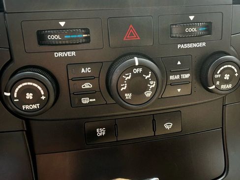 Used 2008 Kia Sedona LX image 17