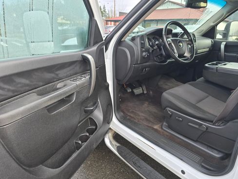 Used 2014 Chevrolet Silverado 2500 LT w/ Interior Plus Package AWD/4WD image 25