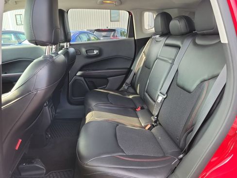 Used 2018 Jeep Compass Trailhawk w/ Safe & Security Group AWD/4WD image 16