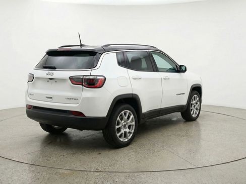 Used 2025 Jeep Compass Limited AWD/4WD image 9