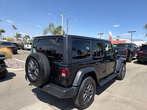 Used 2025 Jeep Wrangler Unlimited Sport AWD/4WD image 4