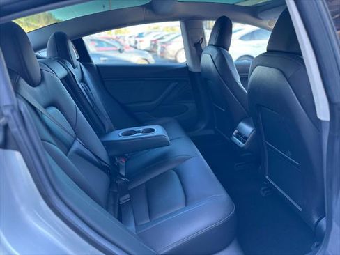 Used 2018 Tesla Model 3 Long Range image 19