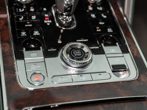 Certified 2022 Bentley Flying Spur V8 image 47