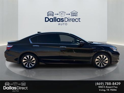 Used 2017 Honda Accord Touring image 5