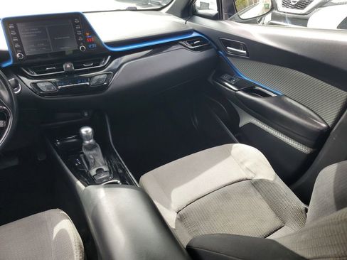 Used 2019 Toyota C-HR XLE image 14