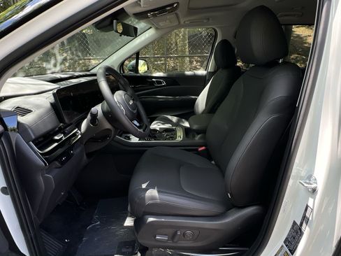 New 2026 Kia Carnival SX Prestige FWD image 18