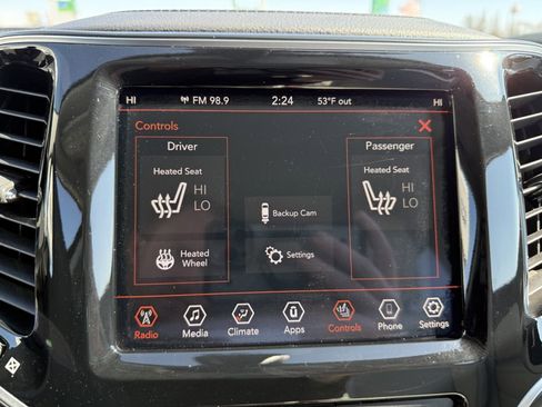 Used 2019 Jeep Cherokee Limited image 26