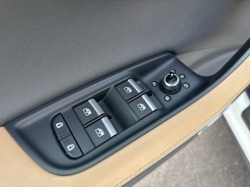 Used 2025 Audi Q7 3.0T Premium Plus image 7