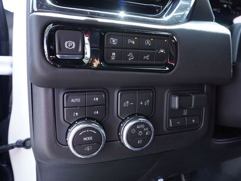New 2026 GMC Yukon AT4 Ultimate AWD/4WD image 19