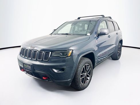 Used 2018 Jeep Grand Cherokee Trailhawk w/ Trailhawk Luxury Group AWD/4WD image 3