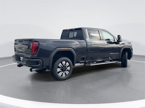 New 2026 GMC Sierra 3500 Denali image 3