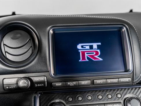 Used 2015 Nissan GT-R Black Edition image 34