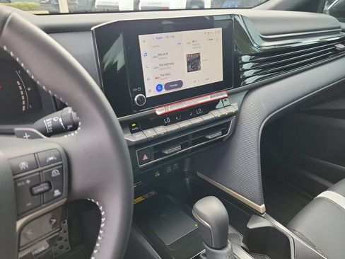 Used 2026 Toyota Camry SE FWD image 24