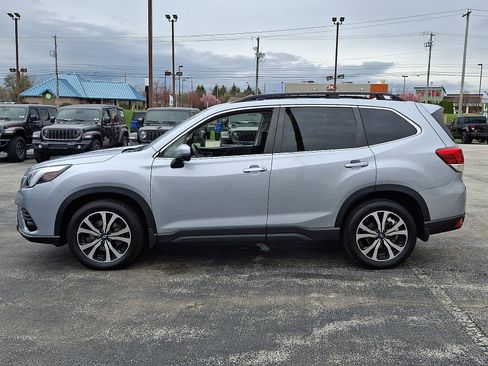 Used 2023 Subaru Forester Limited AWD/4WD image 5