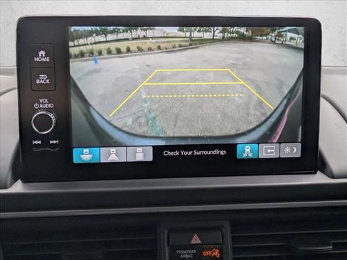 New 2025 Honda Pilot Touring image 13