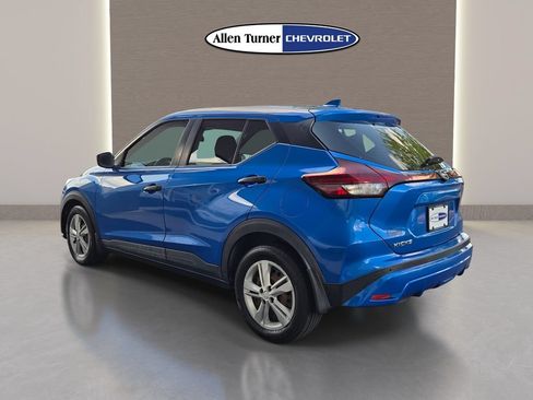 Used 2022 Nissan Kicks S FWD image 8