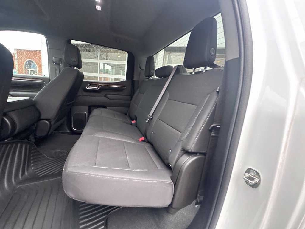 Used 2024 Chevrolet Silverado 1500 LT AWD/4WD image 28