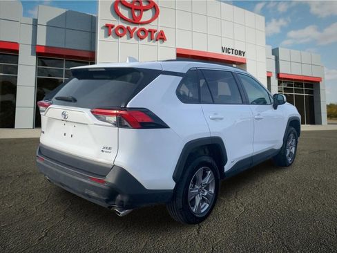 Used 2025 Toyota RAV4 XLE AWD/4WD image 3