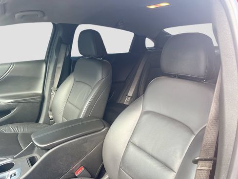 Used 2022 Chevrolet Malibu LT w/ Leather Package FWD image 20