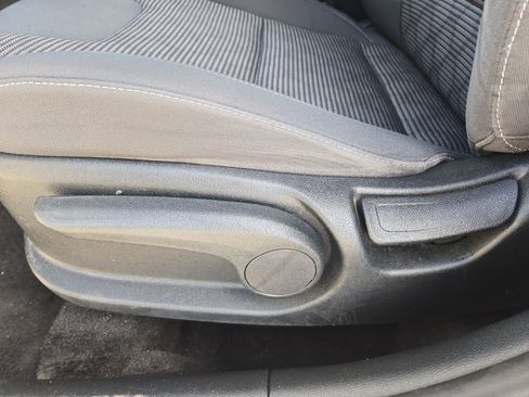 Used 2018 Kia Niro LX image 16