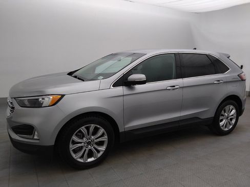 Used 2024 Ford Edge Titanium image 2