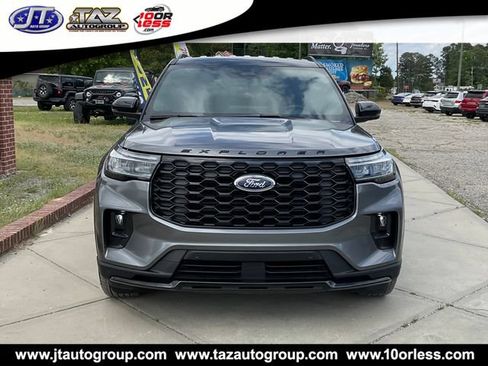Used 2025 Ford Explorer ST-Line w/ Premium Package RWD image 2