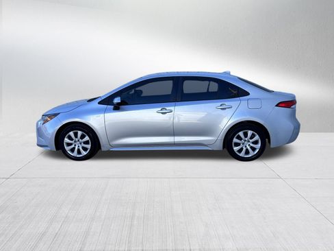 Used 2022 Toyota Corolla LE image 4