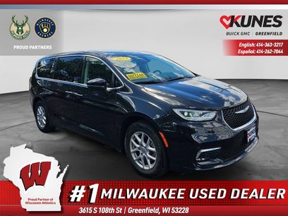 Used 2023 Chrysler Pacifica Touring-L