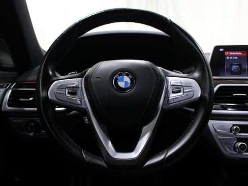 Used 2019 BMW 750i xDrive w/ M Sport Package AWD/4WD image 12