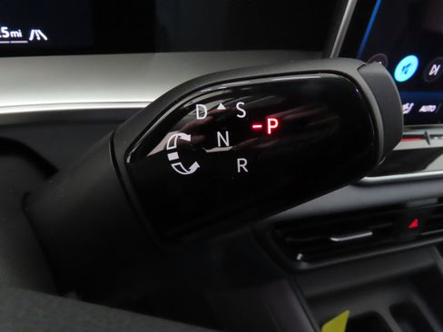 New 2026 Volkswagen Tiguan SE AWD/4WD image 15