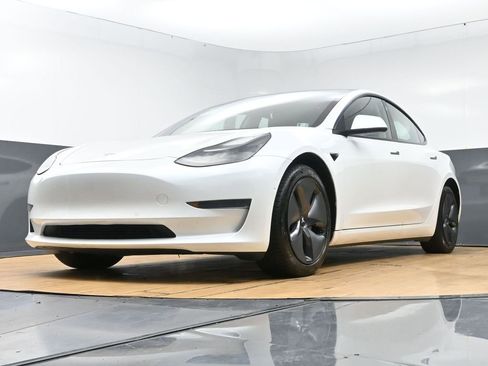 Used 2021 Tesla Model 3 Standard Range Plus image 54