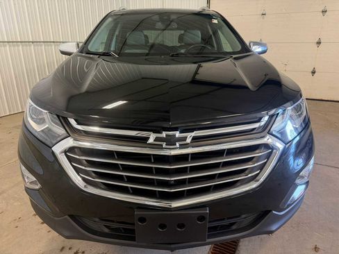 Used 2018 Chevrolet Equinox Premier FWD image 3