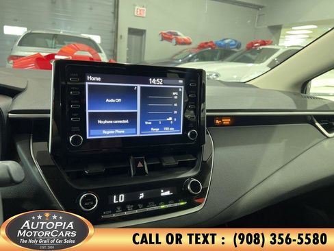 Used 2020 Toyota Corolla LE FWD image 23