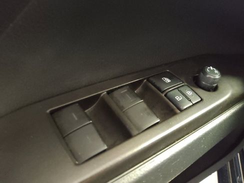 Used 2021 Toyota Camry LE FWD image 27