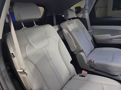 Used 2025 Kia Sorento EX w/ Panoramic Sunroof Package FWD image 12