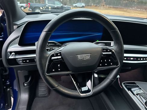 Used 2024 Cadillac Lyriq Luxury image 16