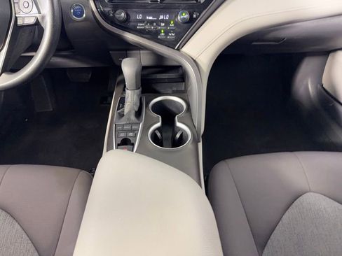 Used 2022 Toyota Camry LE FWD image 16