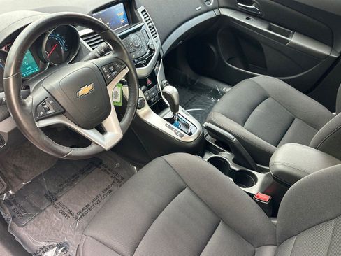 Used 2014 Chevrolet Cruze LT w/ Technology Package image 11