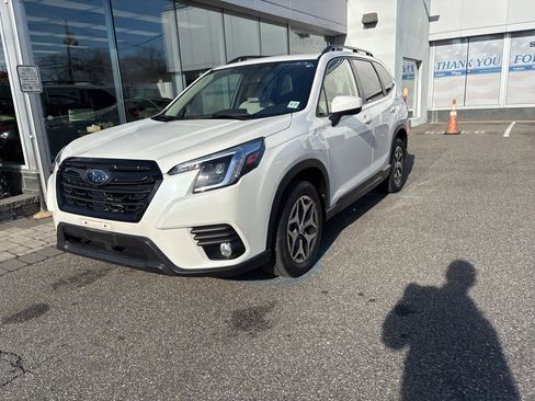 Used 2022 Subaru Forester Premium image 8