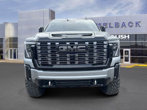 Used 2025 GMC Sierra 2500 Denali Ultimate image 3