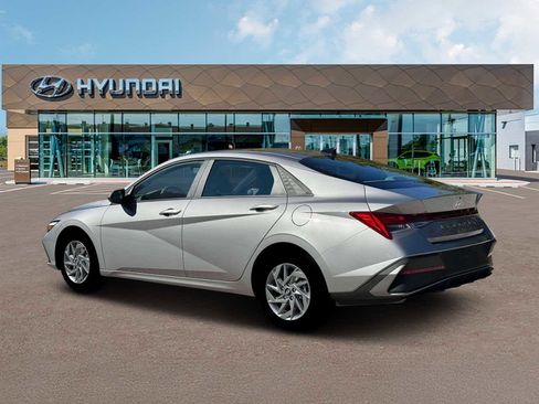 New 2026 Hyundai Elantra Blue image 4
