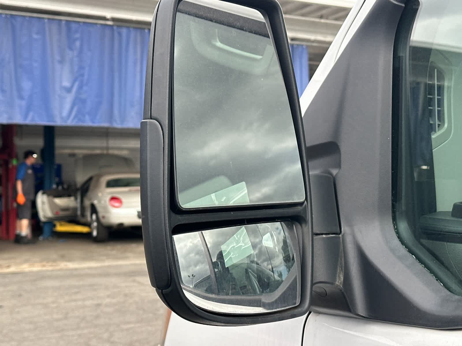 Used 2024 Ford Transit 250 148 Medium Roof RWD image 8