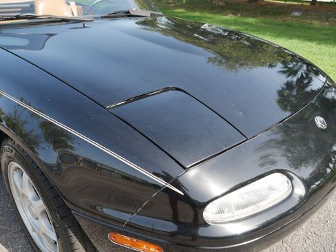 Used 1997 MAZDA MX-5 Miata RWD image 42