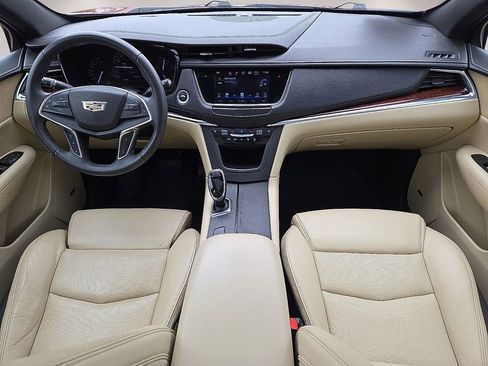 Used 2017 Cadillac XT5 Luxury w/ Driver Awareness Package FWD image 16