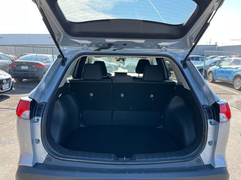Used 2025 Toyota Corolla Cross LE image 30