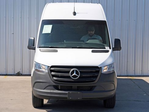 Used 2024 Mercedes-Benz Sprinter 2500 w/ Acoustic Package image 33