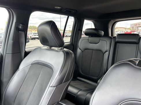 Used 2024 Jeep Grand Cherokee Altitude AWD/4WD image 12