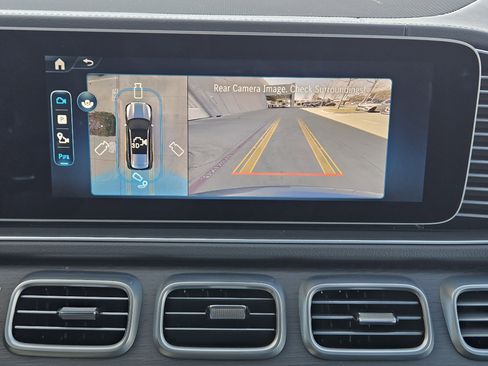 Certified 2025 Mercedes-Benz GLS 450 4MATIC image 18