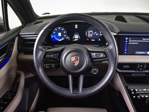 Certified 2025 Porsche Macan 4 Electric image 24